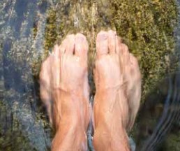 barfuß dem wilden Gott und der eigenen Spiritualität auf der Spur